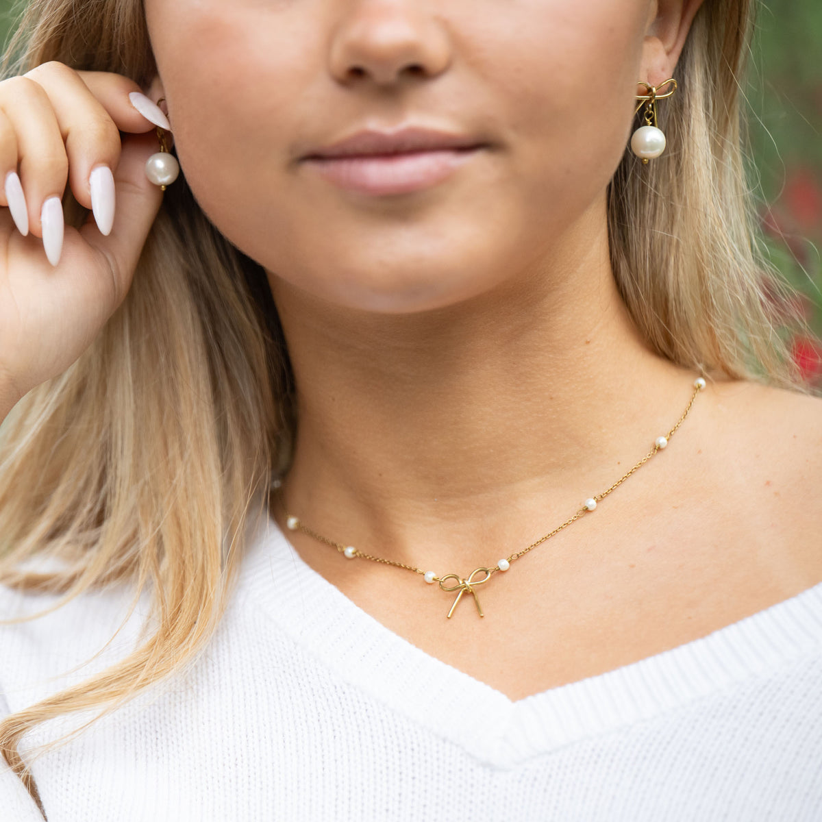 Pearls &amp; Bow Necklace