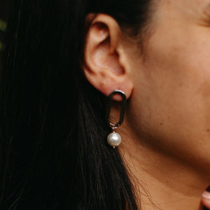 Linked Pearl Studs